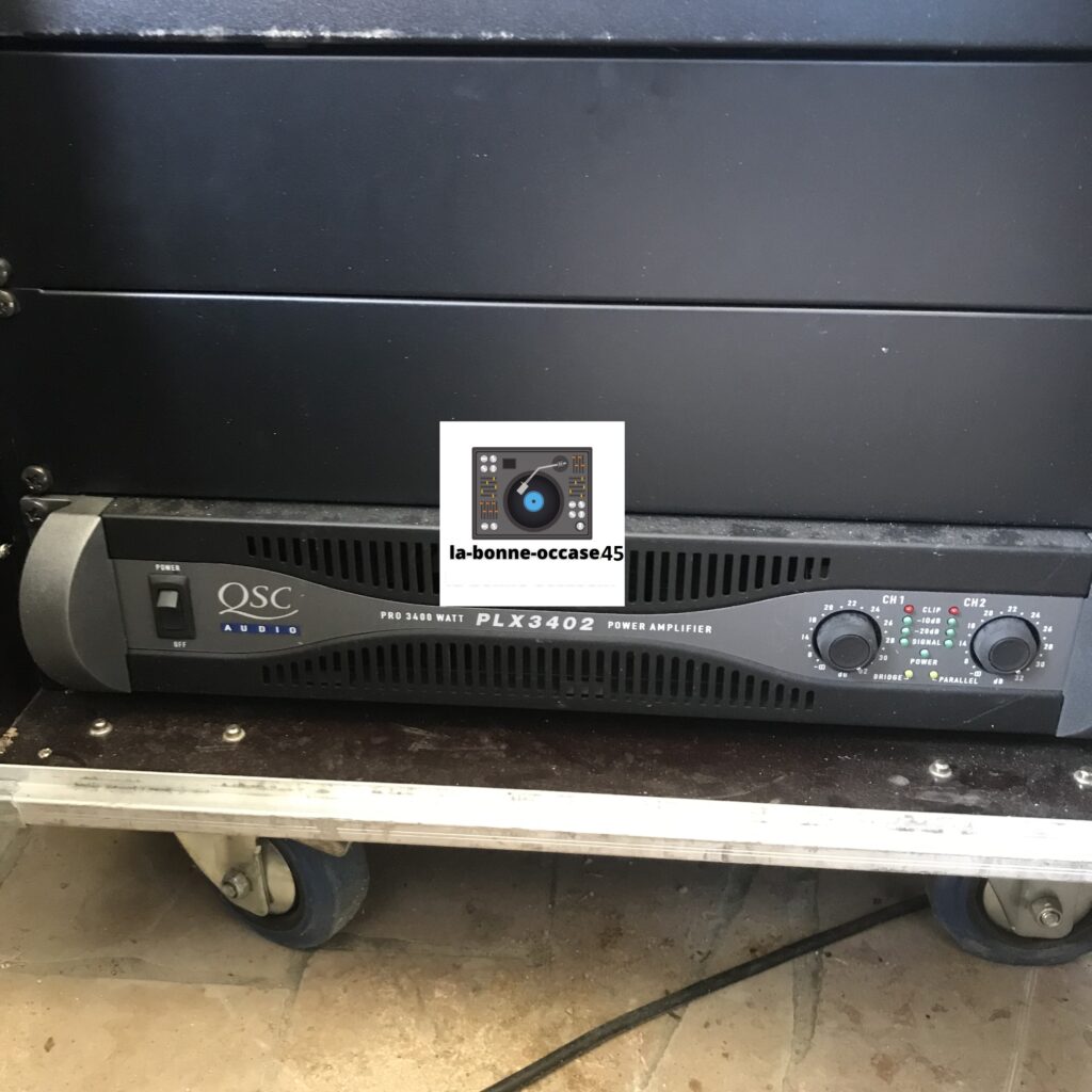 Amplificateur De Puissance QSC PLX 2402 D'Occasion Avec Quelques Usures