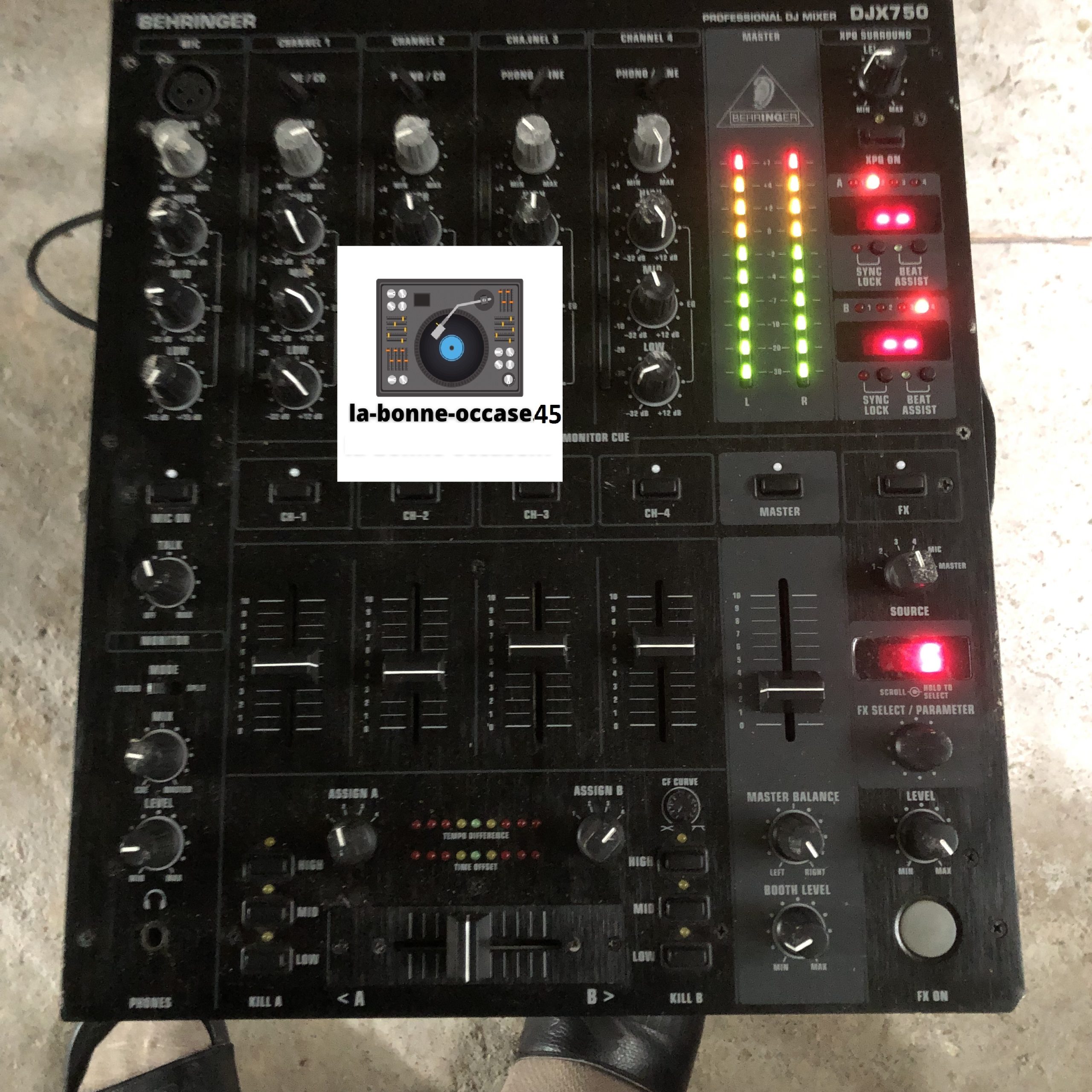 Table de mixage DJX 750 Behringer